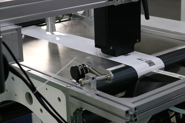 小字符噴碼機(jī)與UV噴碼機(jī)的區(qū)別